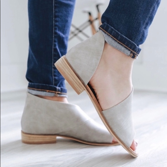 Last - Open Toe Cut Out Ankle Flats - Grey - Picture 4 of 6